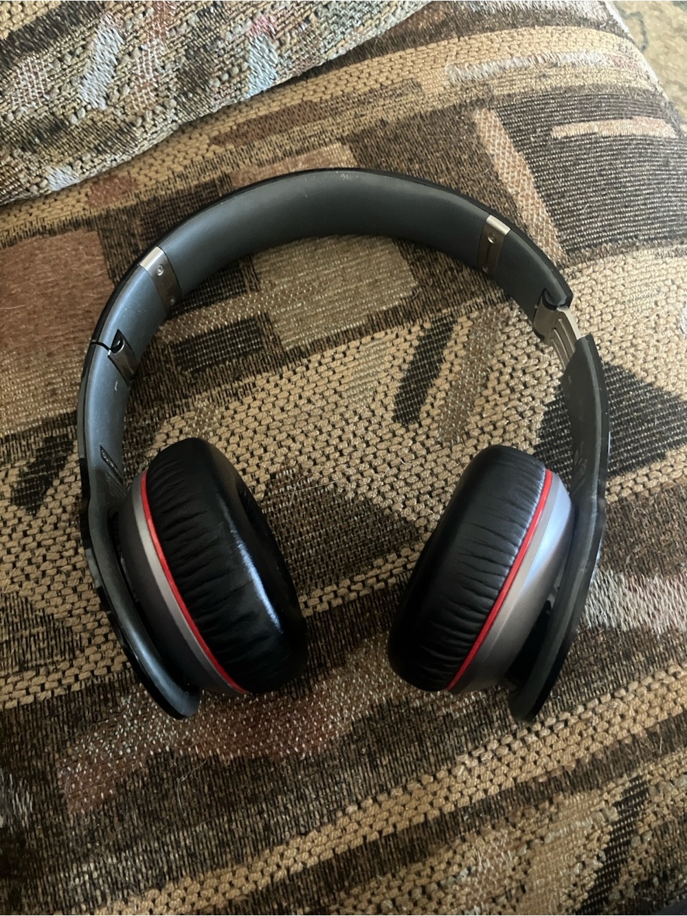 Beats by Dre wireless headphones , work perfectly , long battery life , black gr